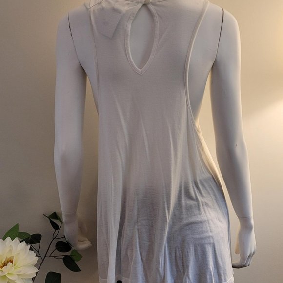 O'Neill Women's knit tank top. White. Size L. - Picture 2 of 7